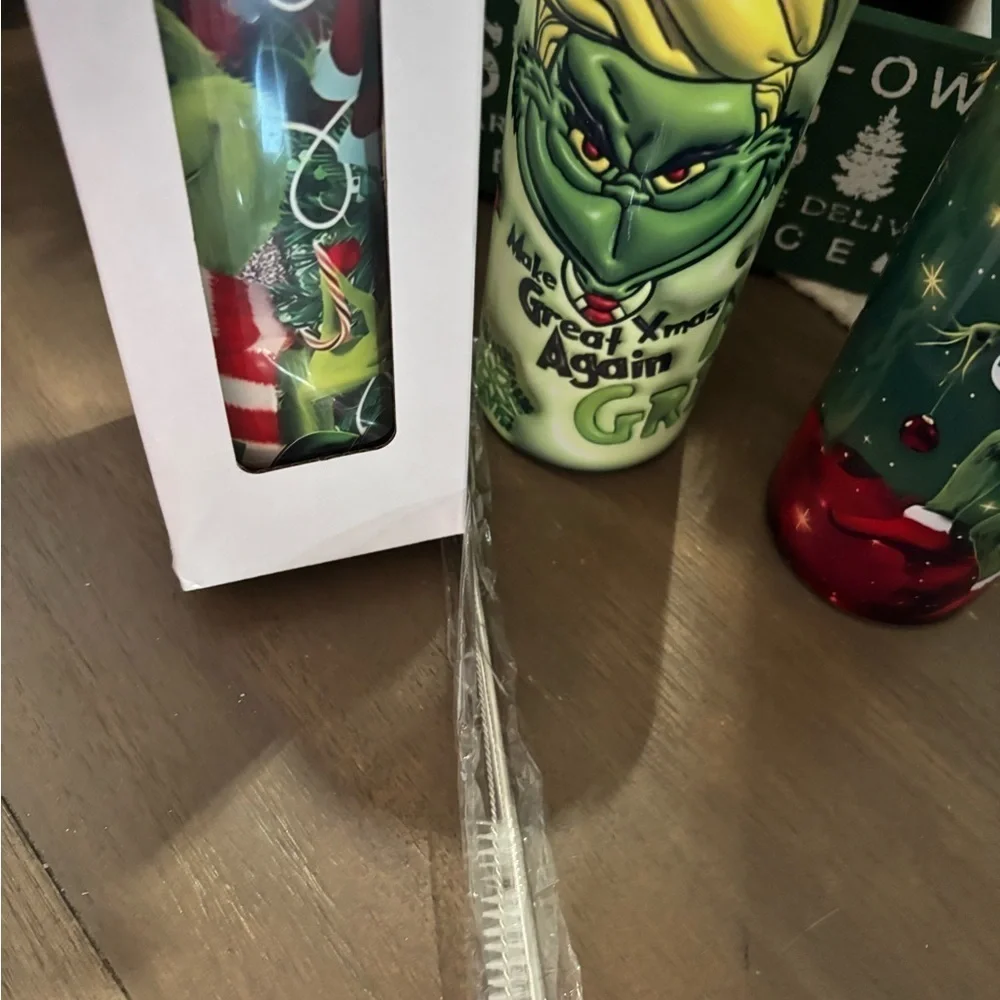 N/A festive grinch